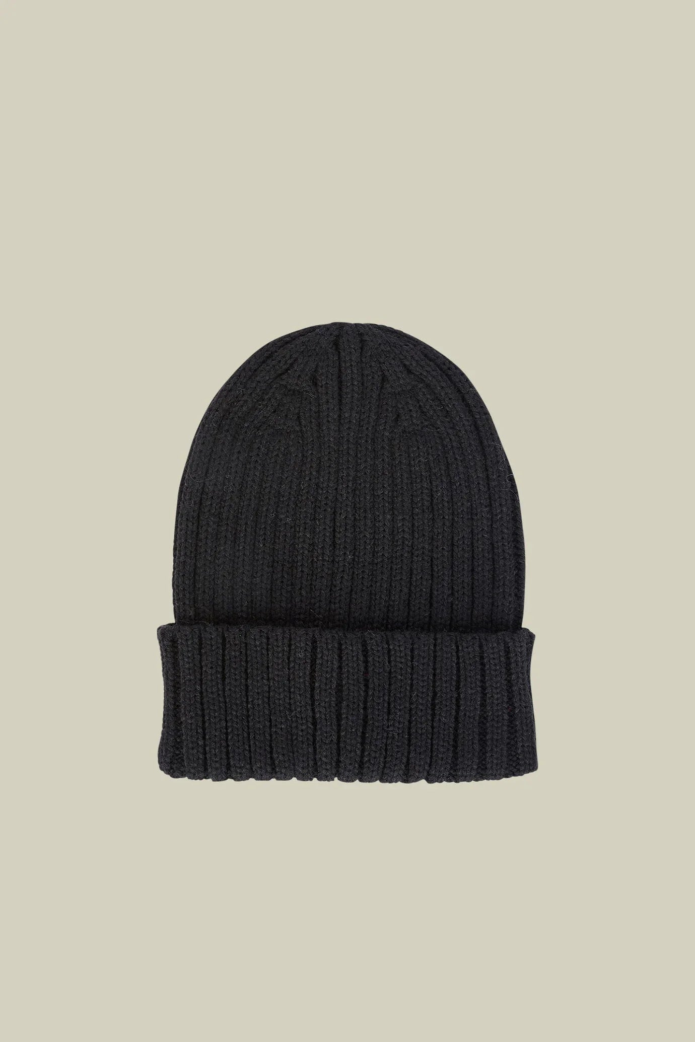Men's ribbed knit hat in a wool blend