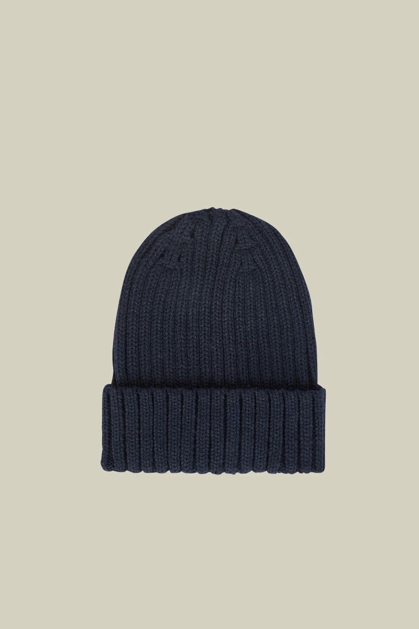 Men's ribbed knit hat in a wool blend