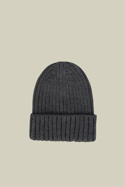 Men's ribbed knit hat in a wool blend