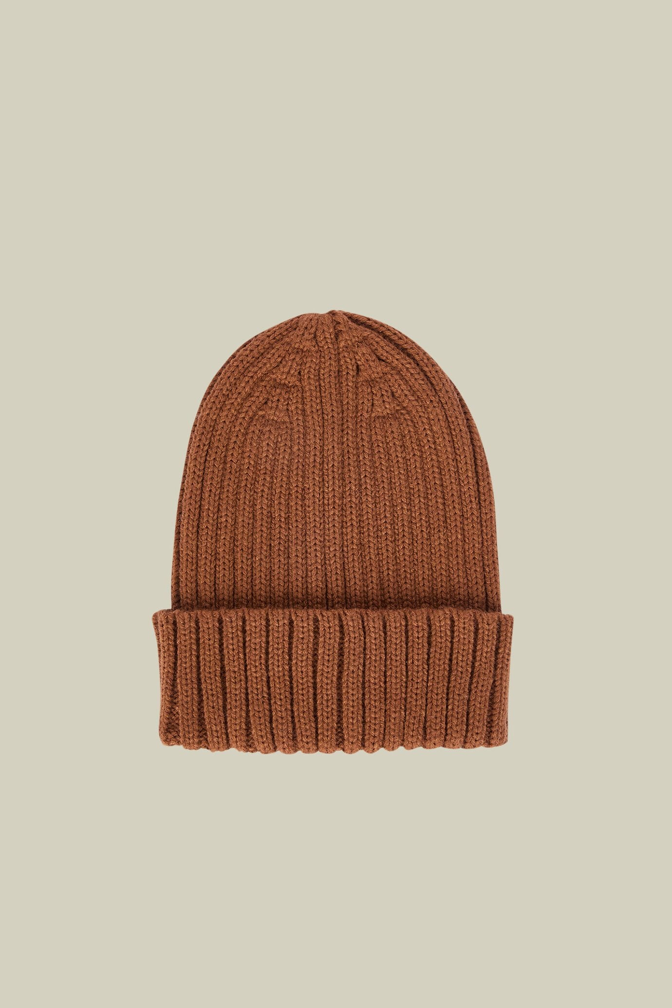 Men's ribbed knit hat in a wool blend
