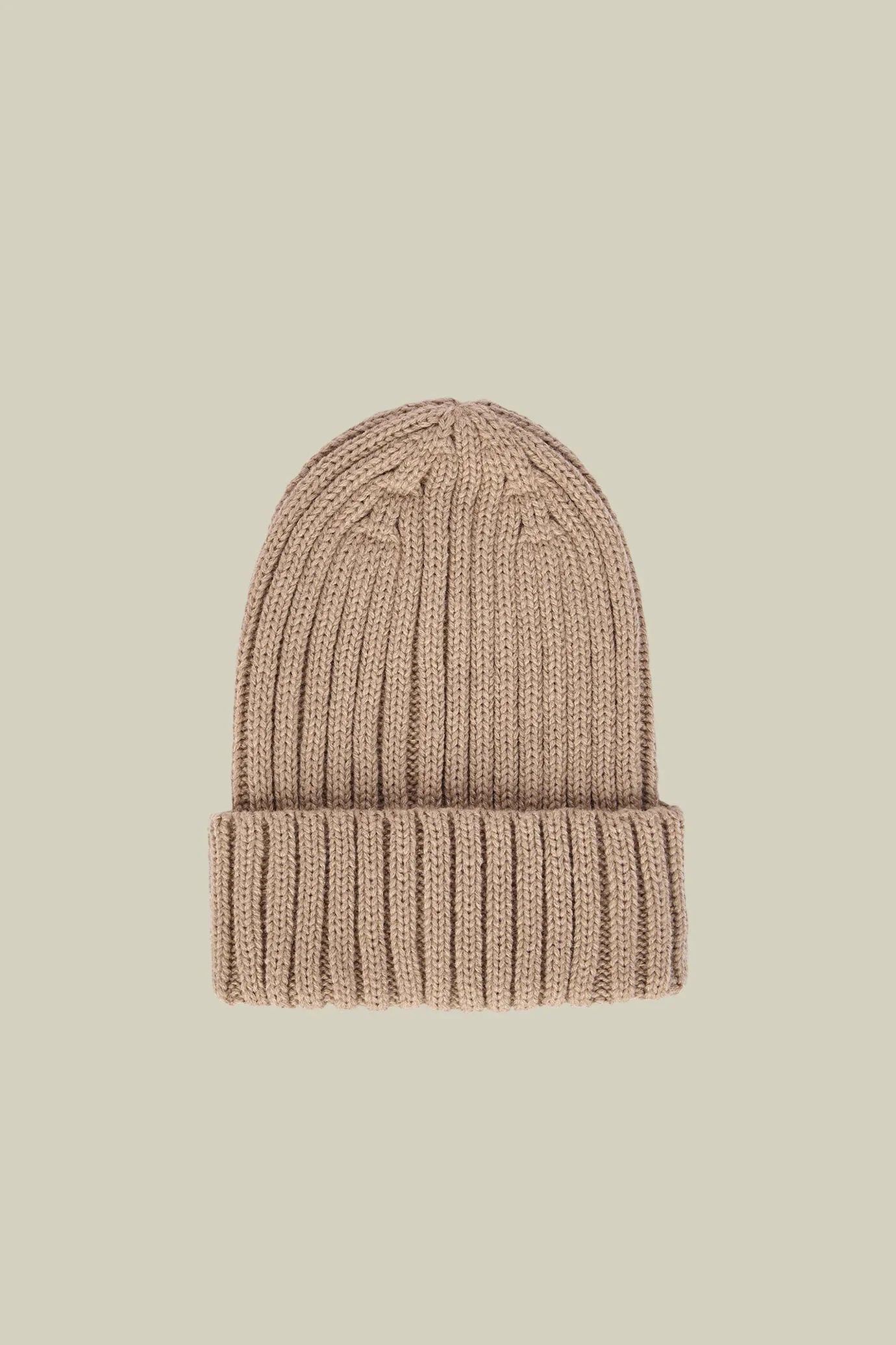 Men's ribbed knit hat in a wool blend