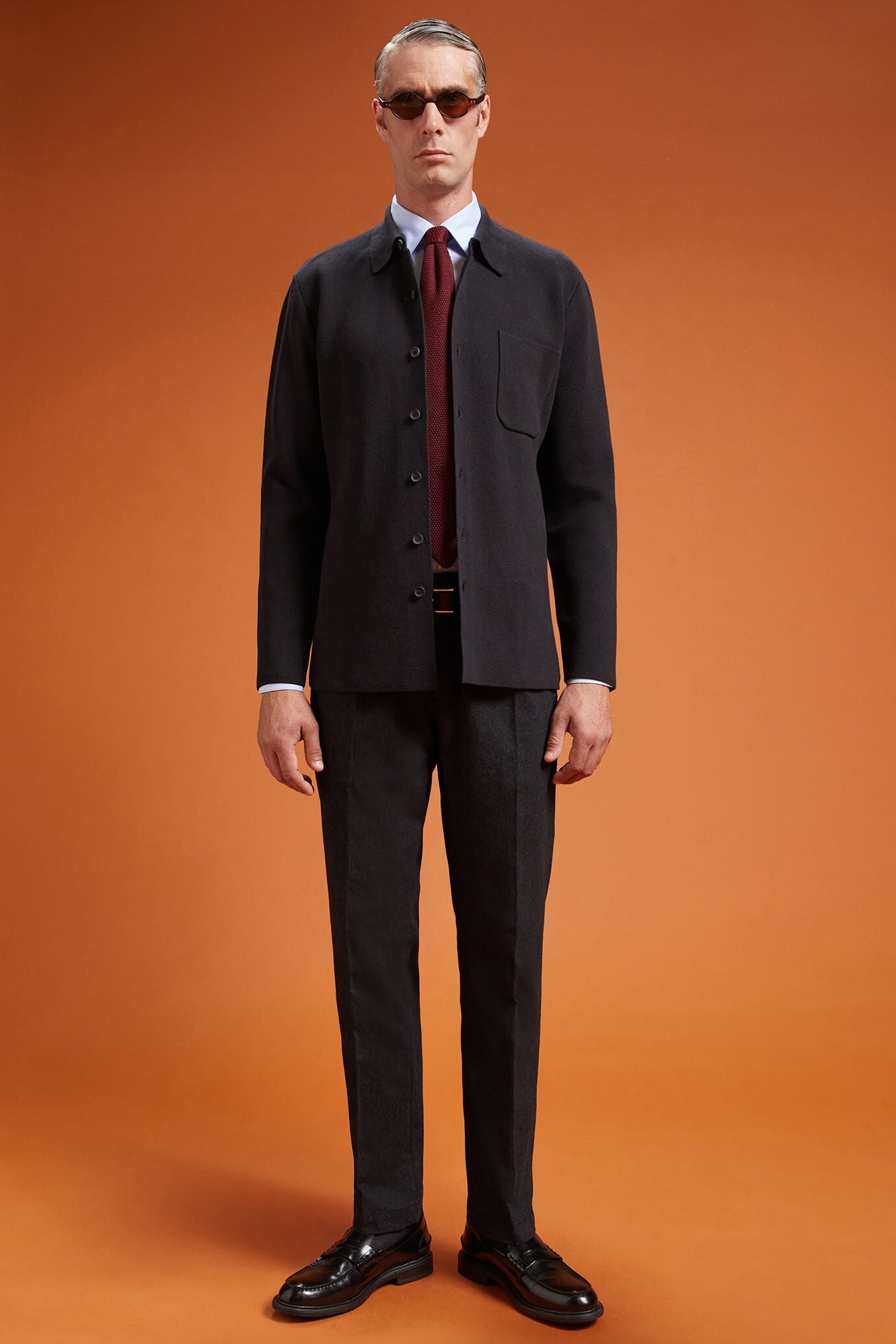 Men's regular fit classic shirt in 100% cotton herringbone fabric with a classic collar