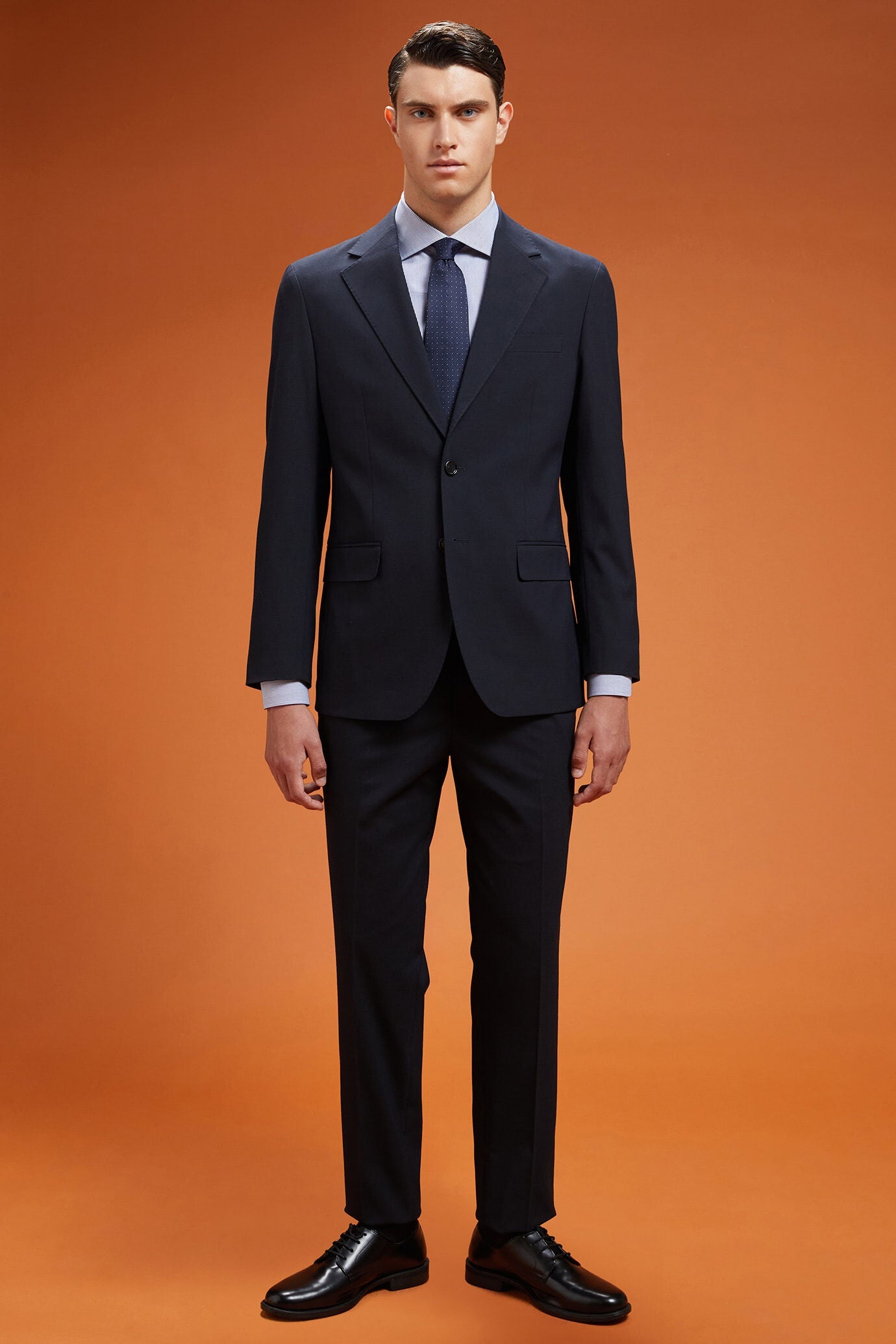 Men's regular fit classic shirt in yarn-dyed striped cotton with a classic collar