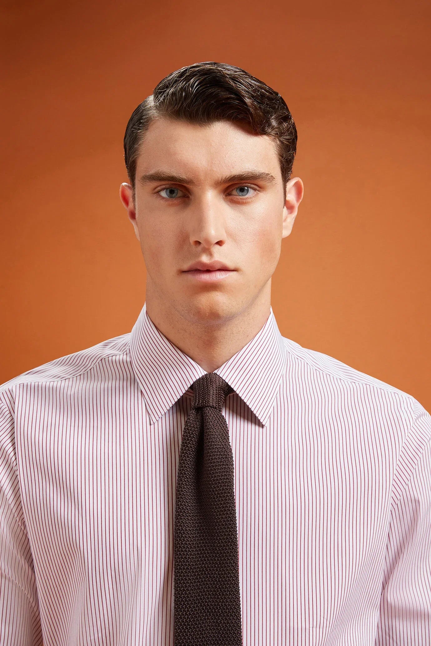 Men's regular fit classic shirt in yarn-dyed technical fabric with a classic collar