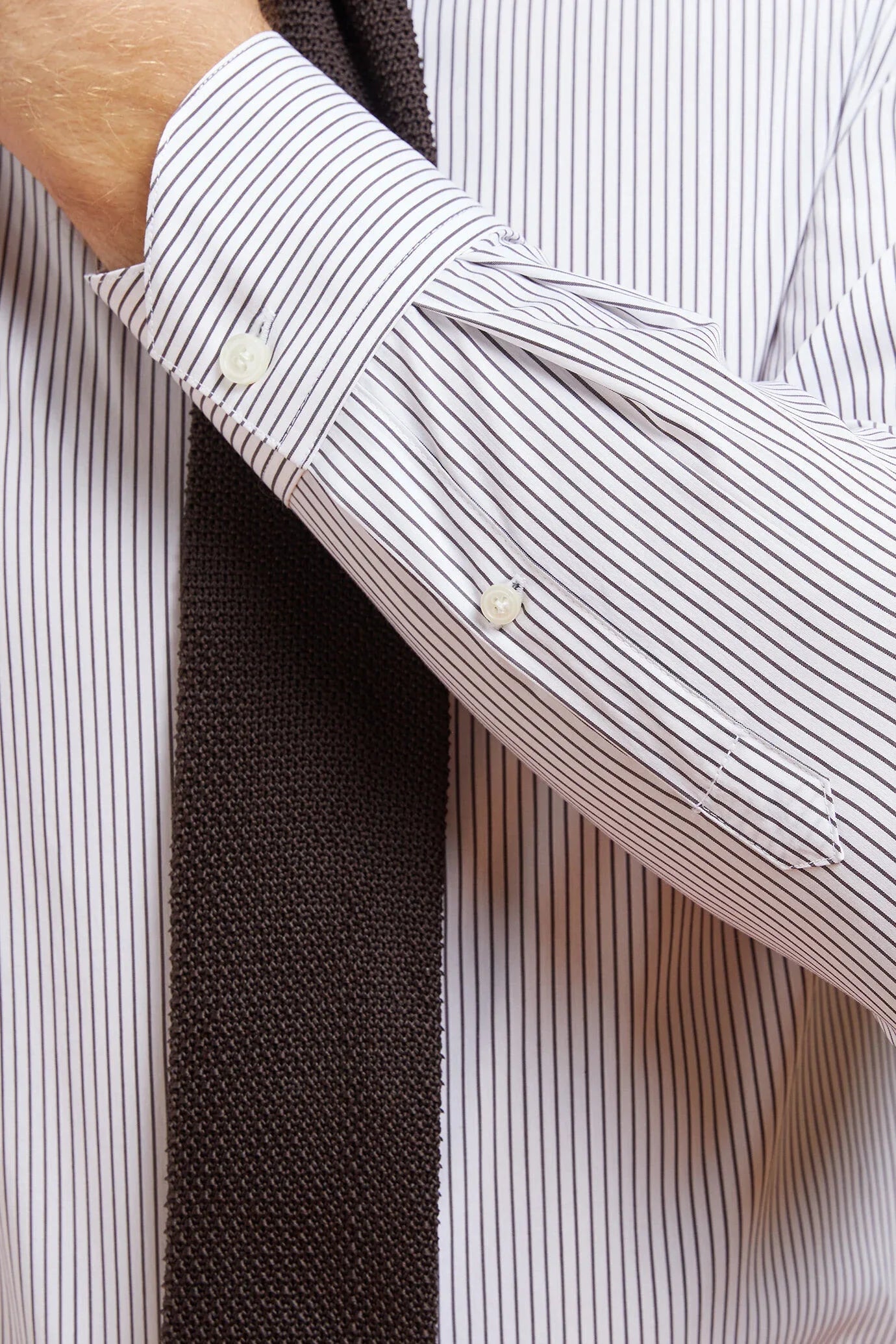 Men's regular fit classic shirt in yarn-dyed technical fabric with a classic collar