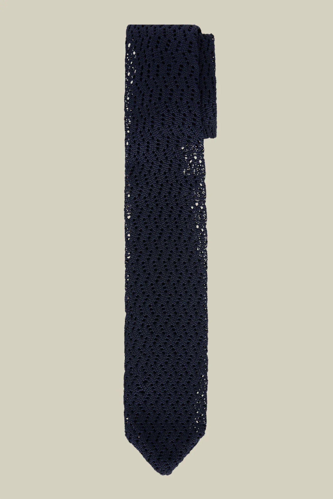 Men's plain knitted tie