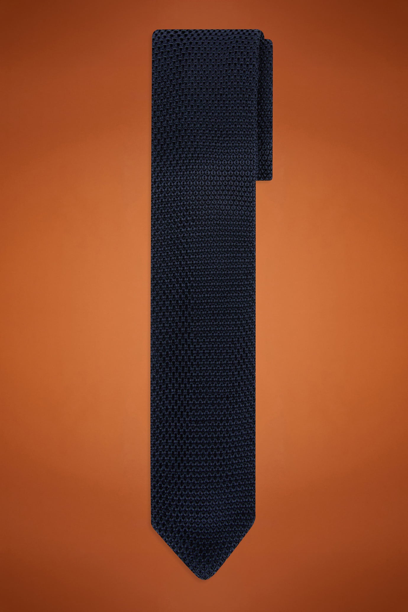 Men's plain knitted tie