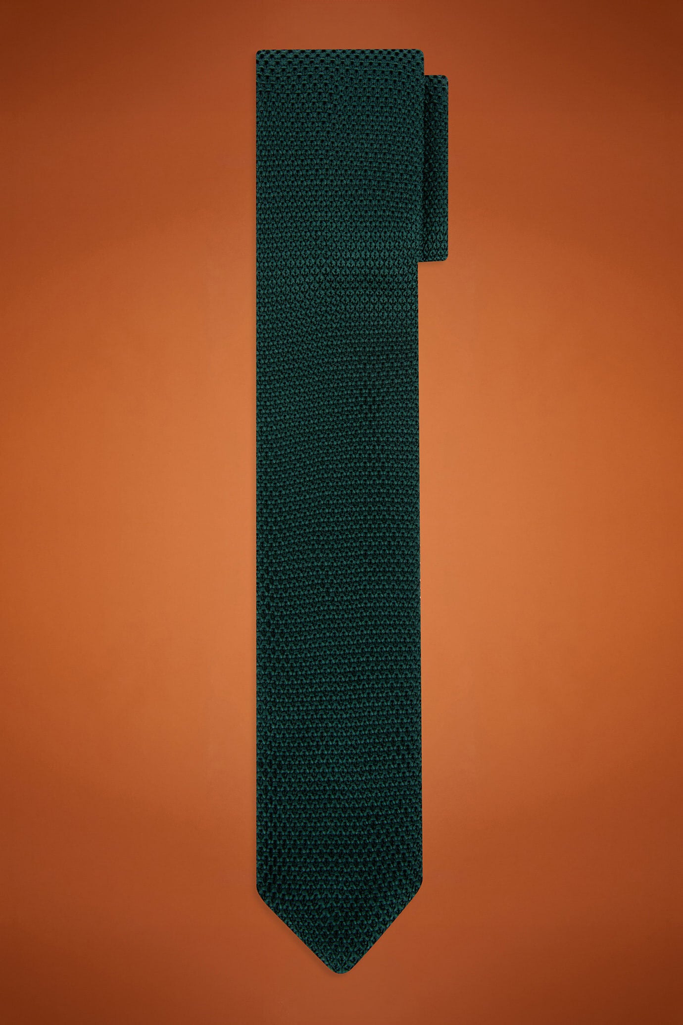 Men's plain knitted tie