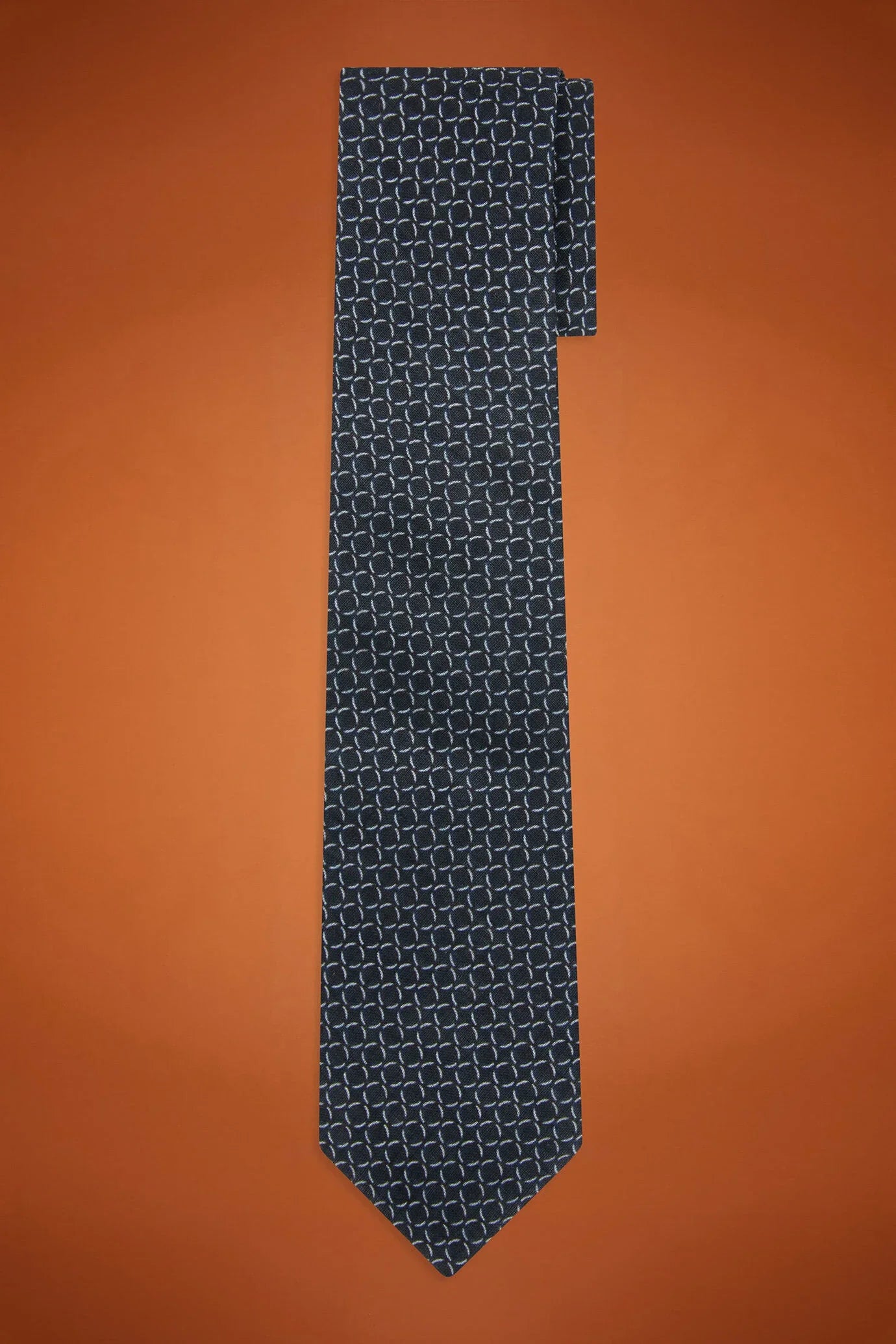 Men's micro patterned tie