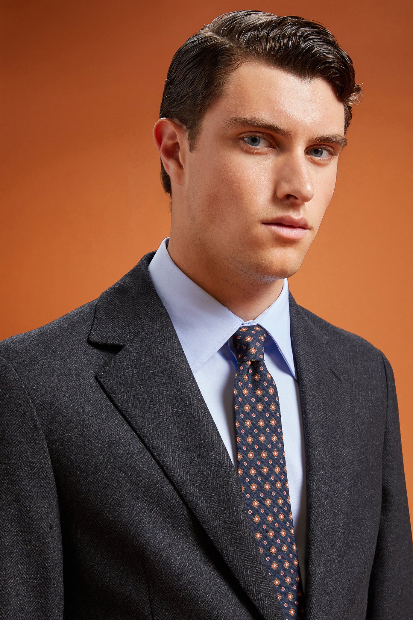 Men's micro patterned tie