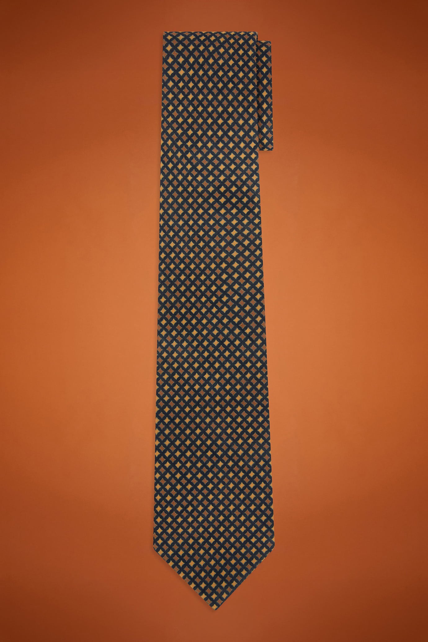 Men's micro patterned tie