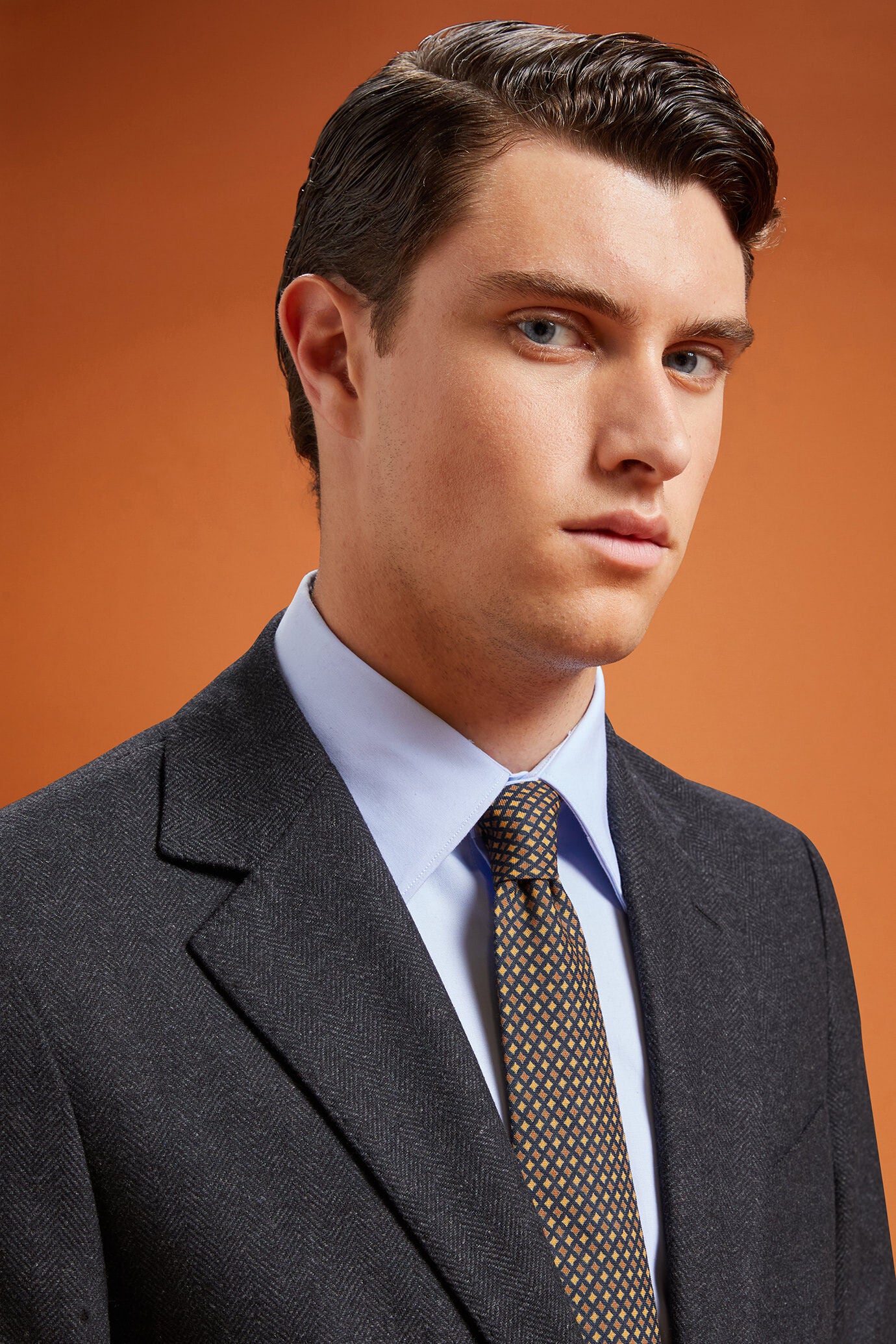 Men's micro patterned tie