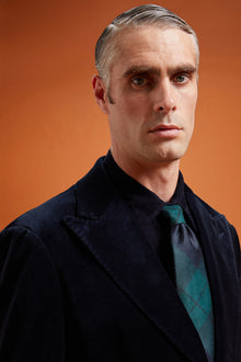 Men's tartan patterned tie