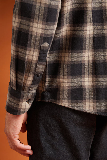 Men's casual shirt
