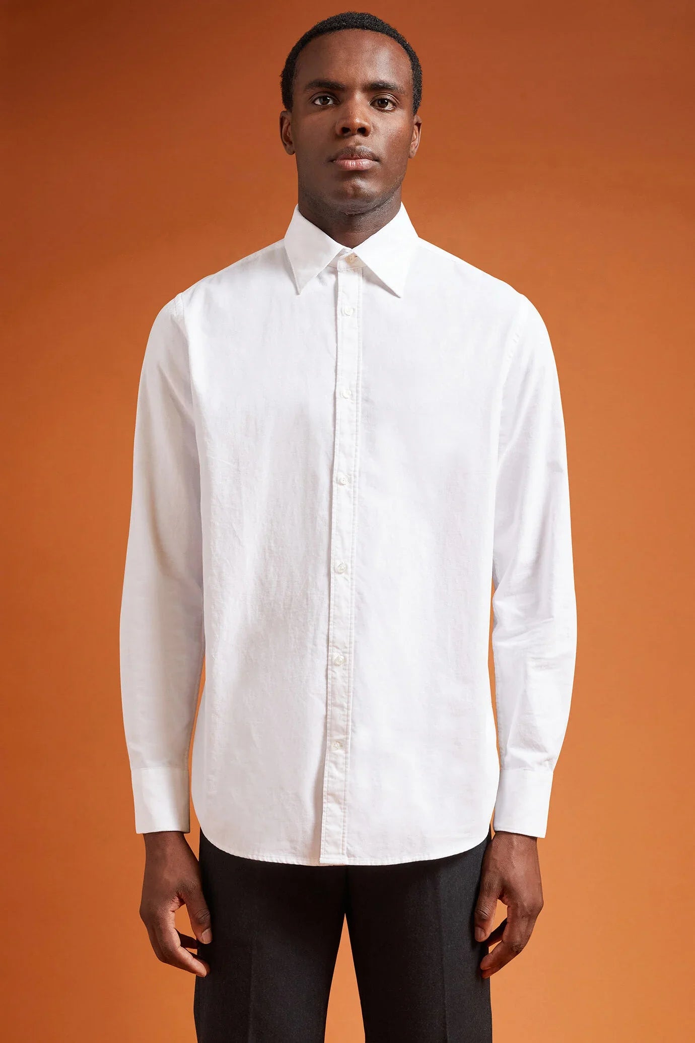 Men's comfort fit casual shirt with a classic collar in plain 100% cotton 21-wale corduroy