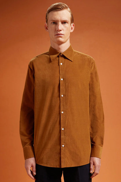 Men's comfort fit casual shirt with a classic collar in plain 100% cotton 21-wale corduroy
