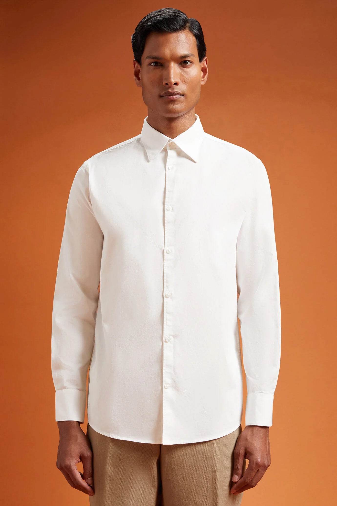 Men's comfort fit casual shirt with a classic collar in plain 100% cotton washed gabardine