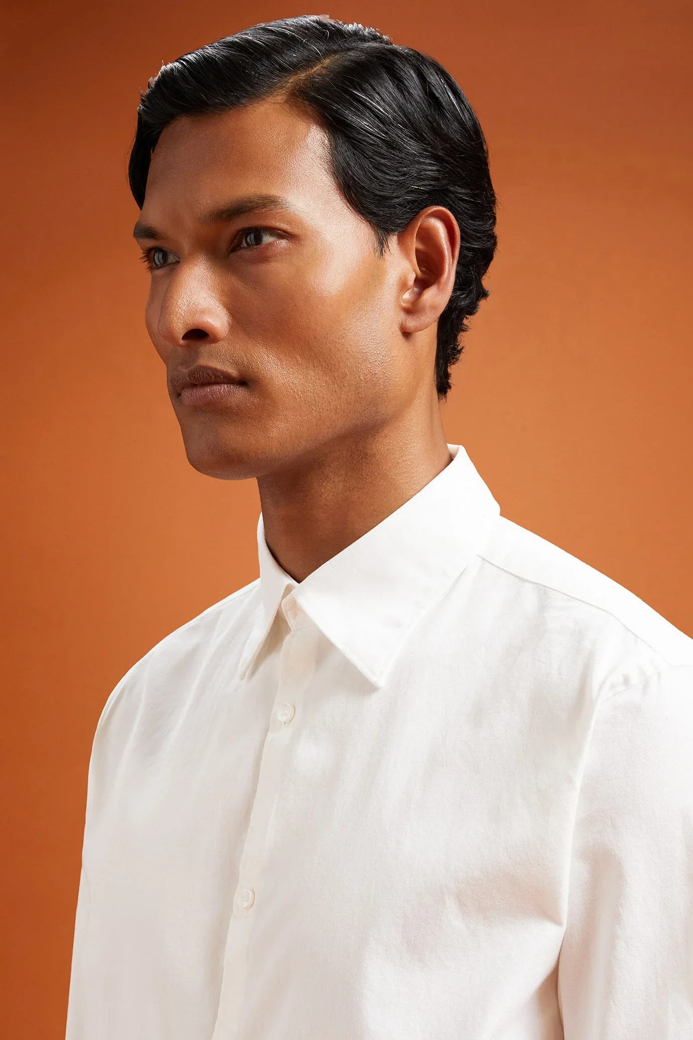 Men's comfort fit casual shirt with a classic collar in plain 100% cotton washed gabardine