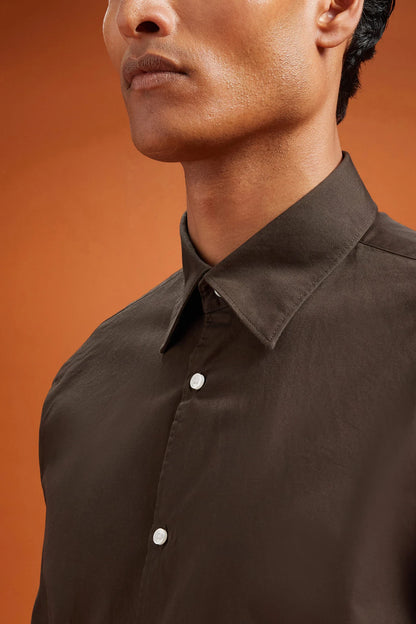 Men's comfort fit casual shirt with a classic collar in plain 100% cotton washed gabardine