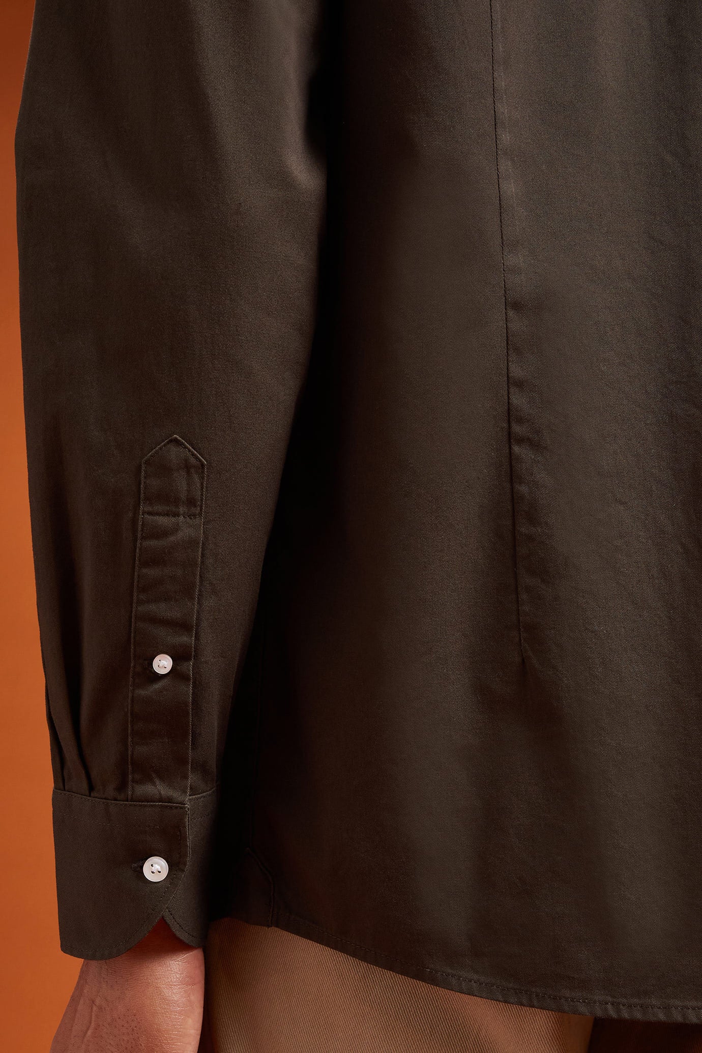 Men's comfort fit casual shirt with a classic collar in plain 100% cotton washed gabardine