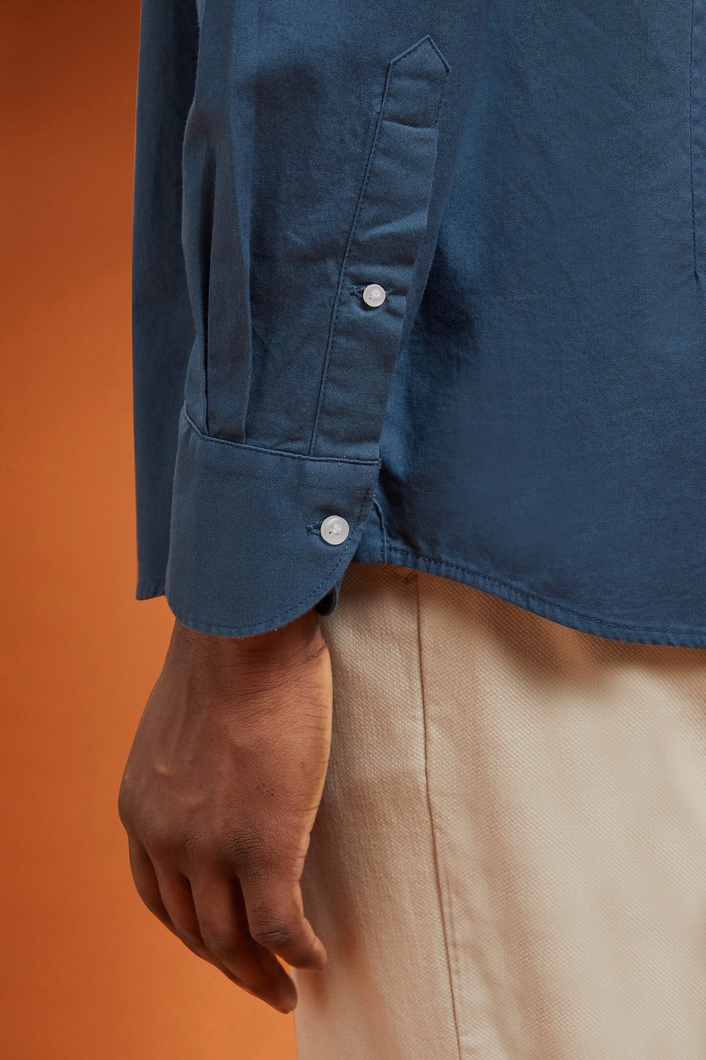 Men's comfort fit casual shirt with a classic collar in plain 100% cotton washed gabardine