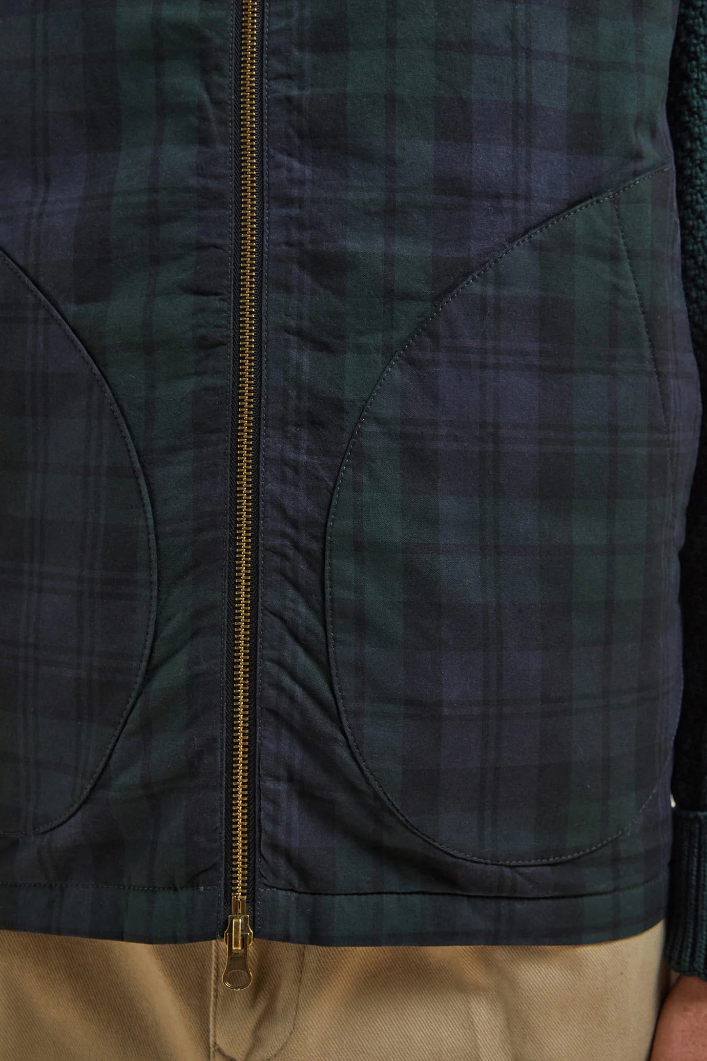 Men's lightly padded regular fit gilet in 100% waxed cotton with a blackwatch design