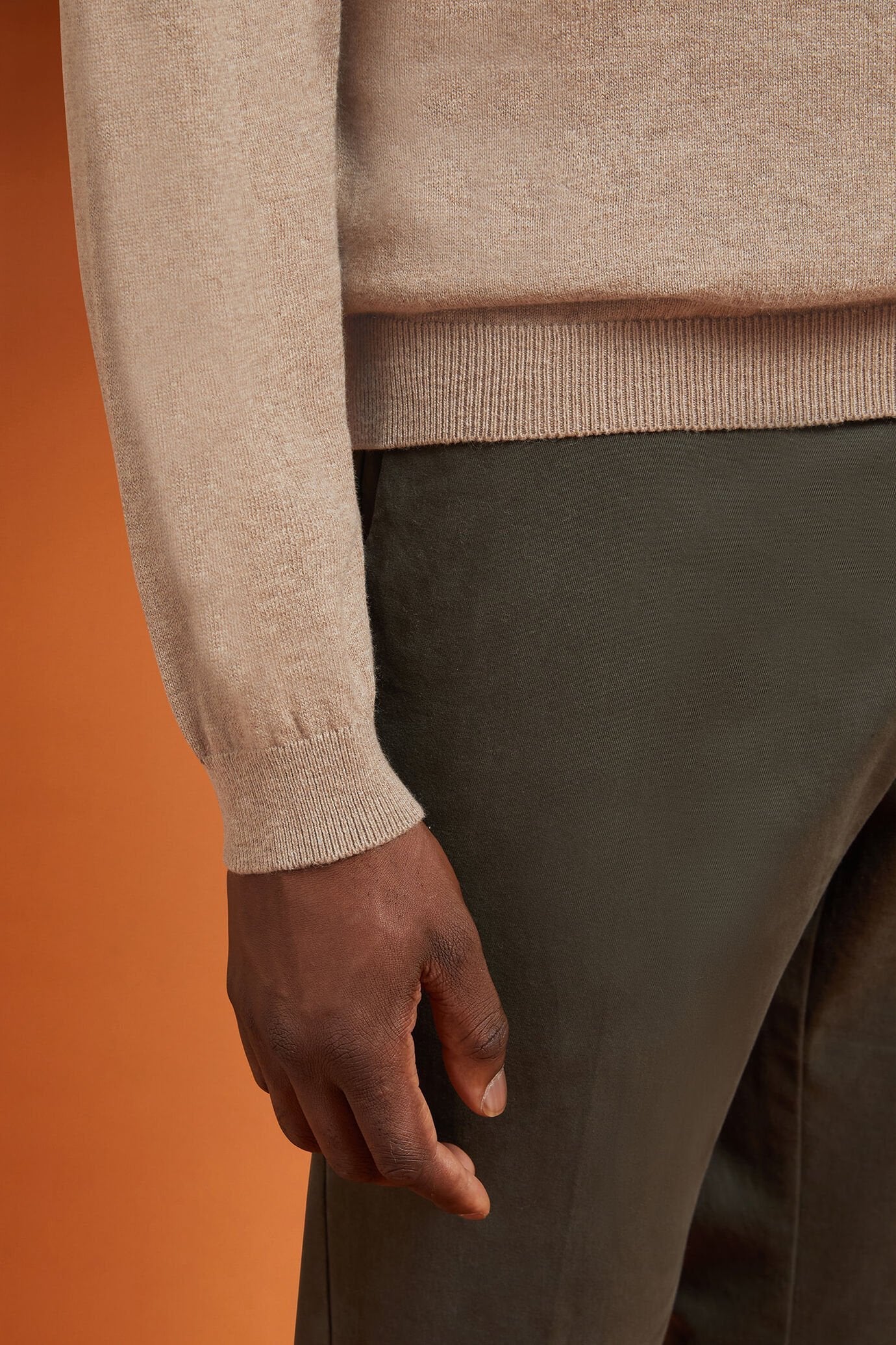 Men's regular fit V-neck jumper in wool and cotton