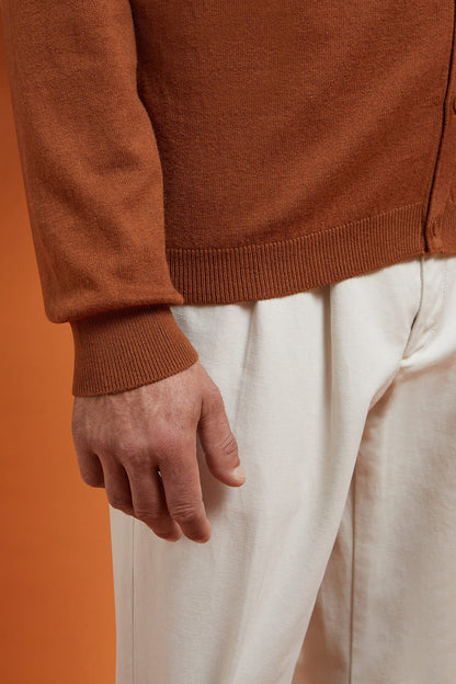 Men's regular fit V-neck cardigan in wool and cotton