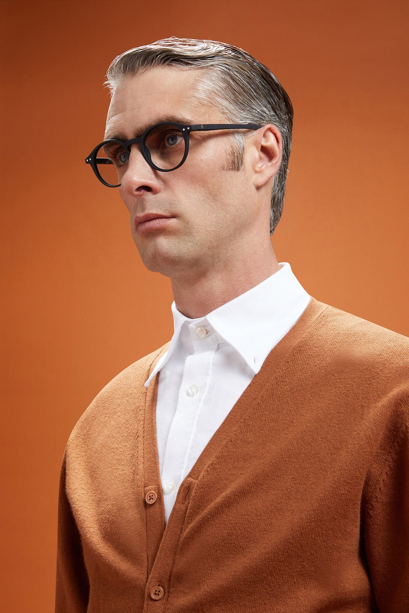 Men's regular fit V-neck cardigan in wool and cotton