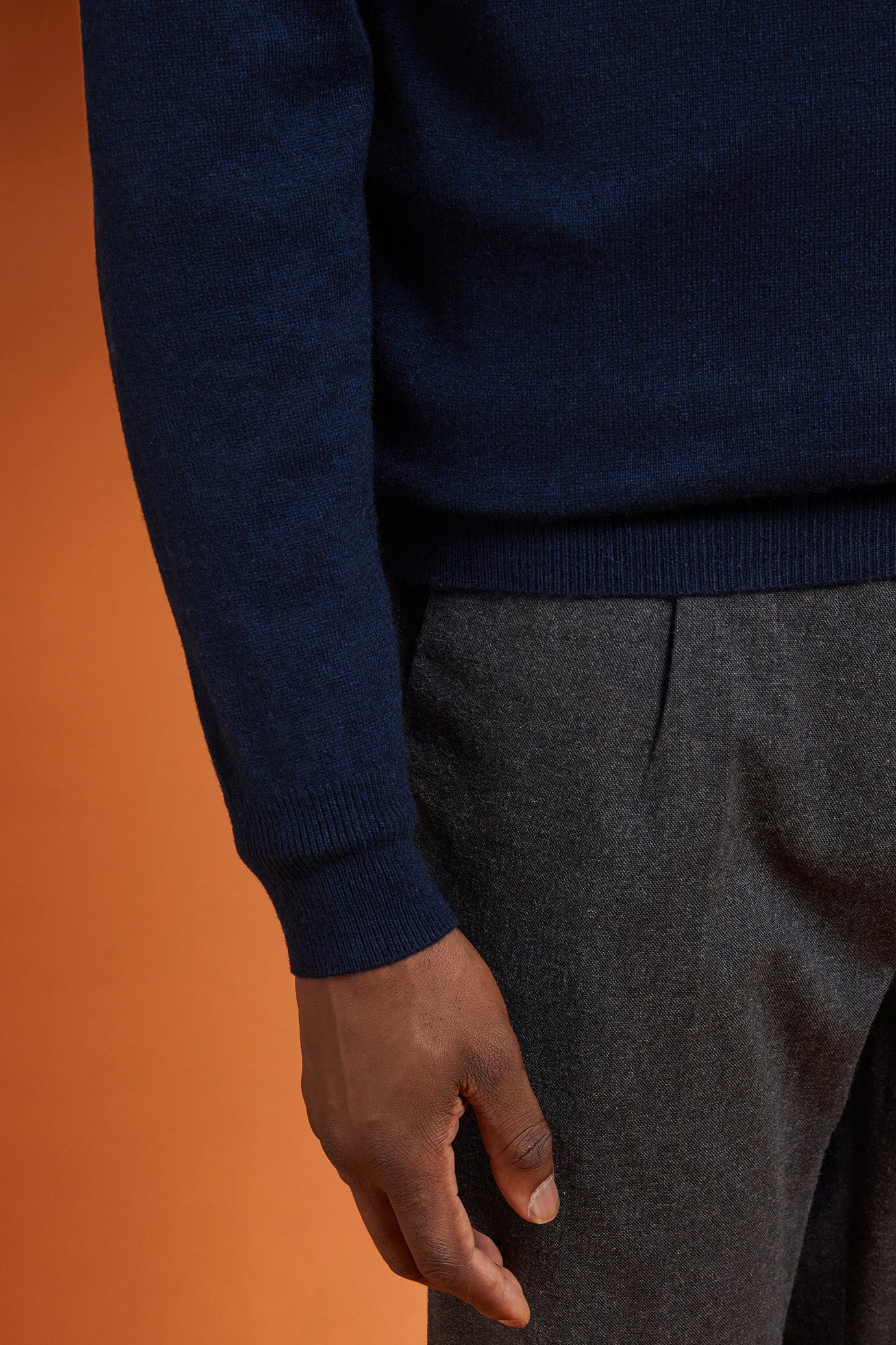 Men's regular fit crew neck jumper in 100% cashmere