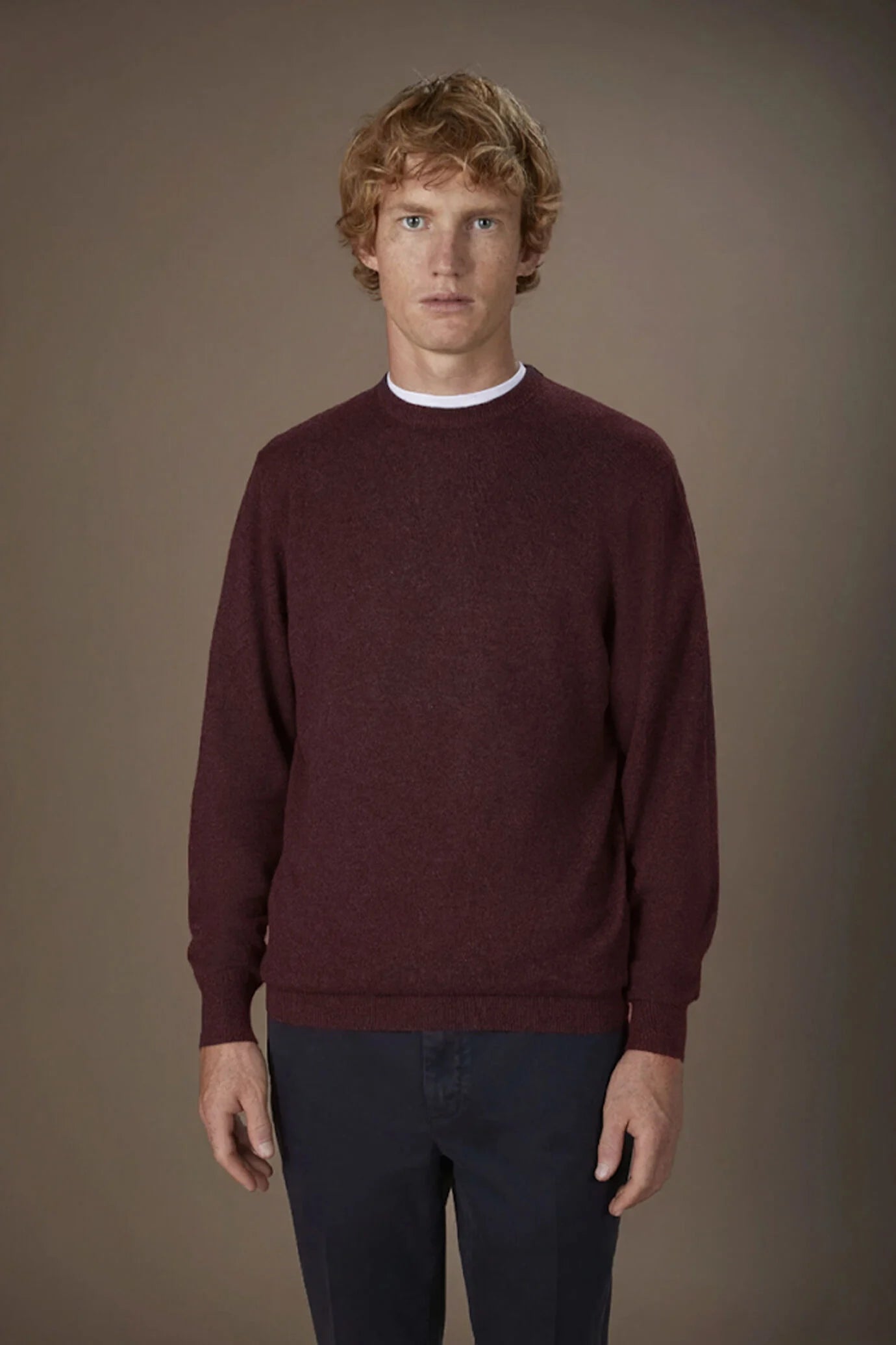 Men's regular fit crew neck jumper in 100% cashmere