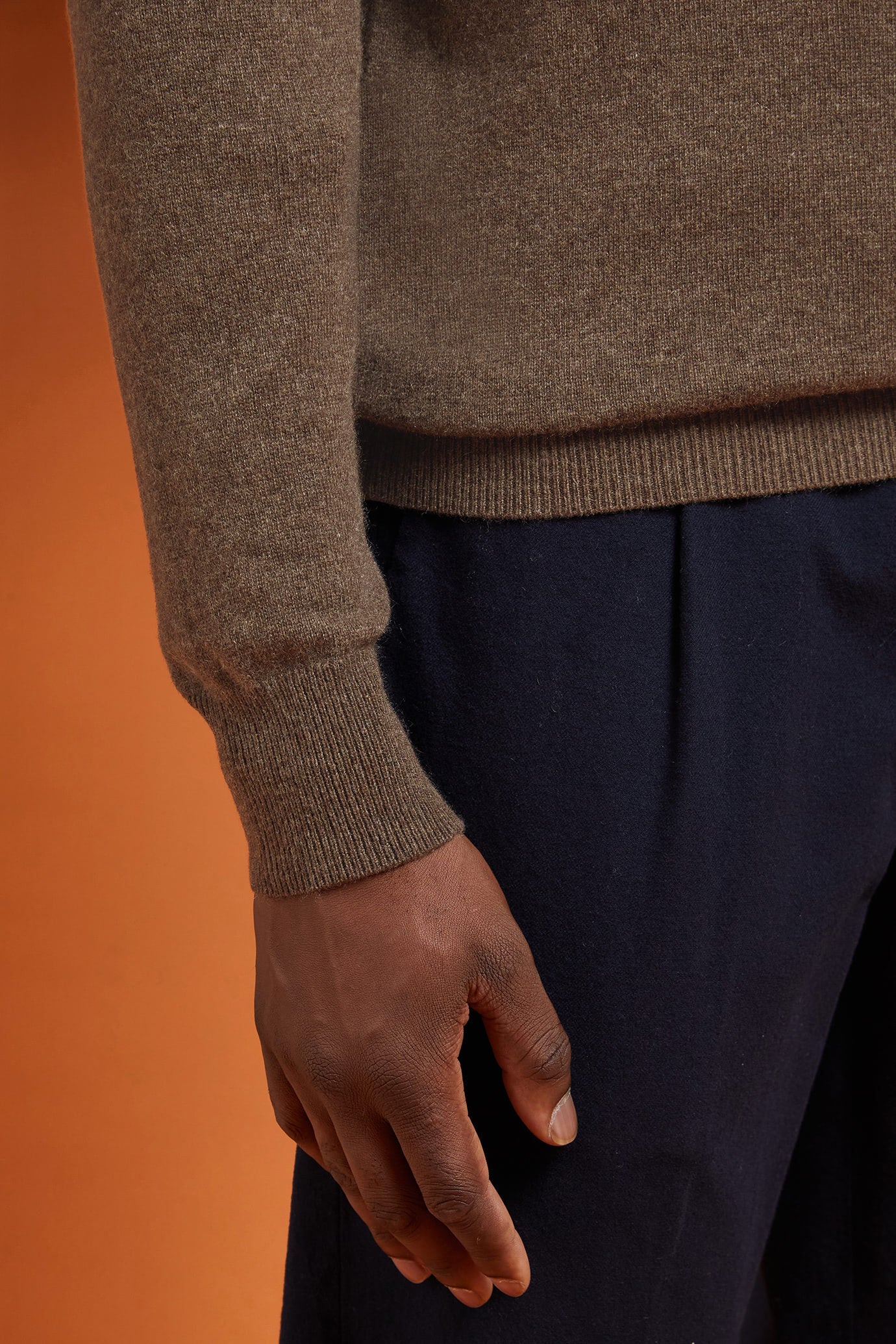 Men's regular fit crew neck jumper in 100% cashmere
