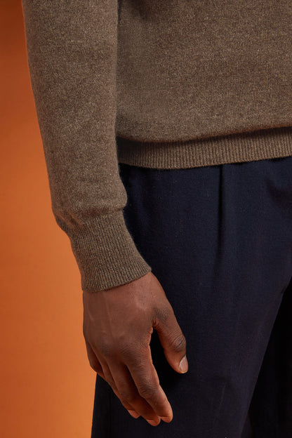Men's regular fit crew neck jumper in 100% cashmere