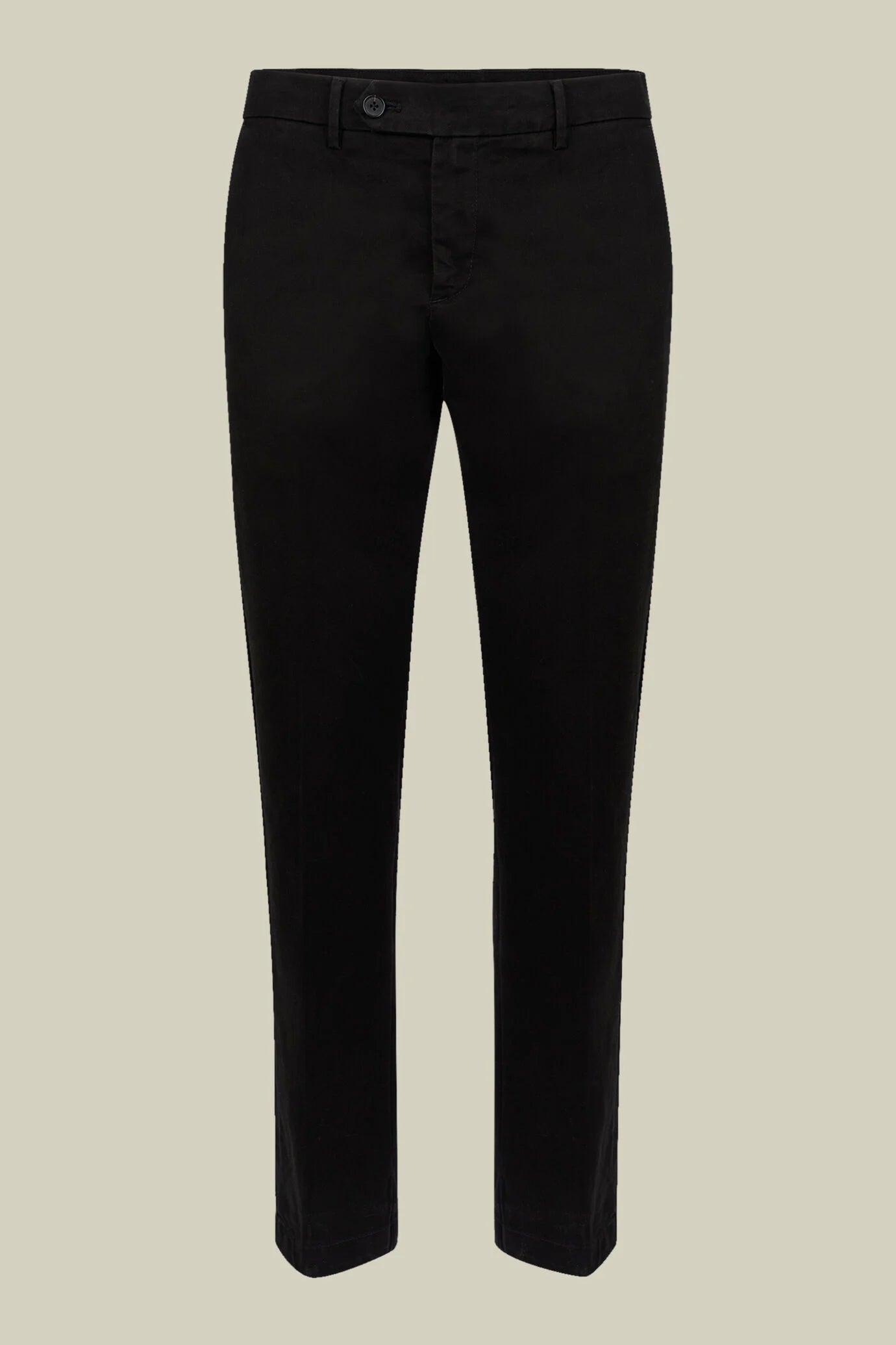 Men's classic twill chinos in a perfect fit