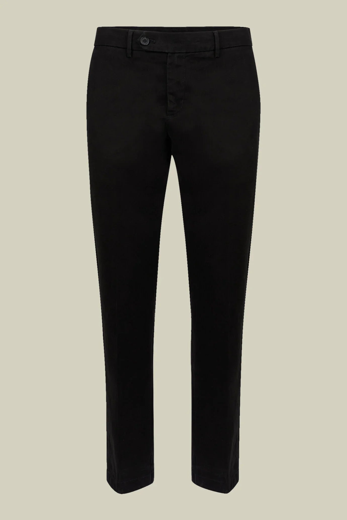 Men's classic twill chinos in a perfect fit