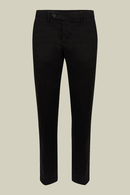 Men's classic twill chinos in a perfect fit