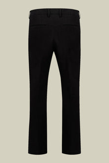 Men's classic twill chinos in a perfect fit
