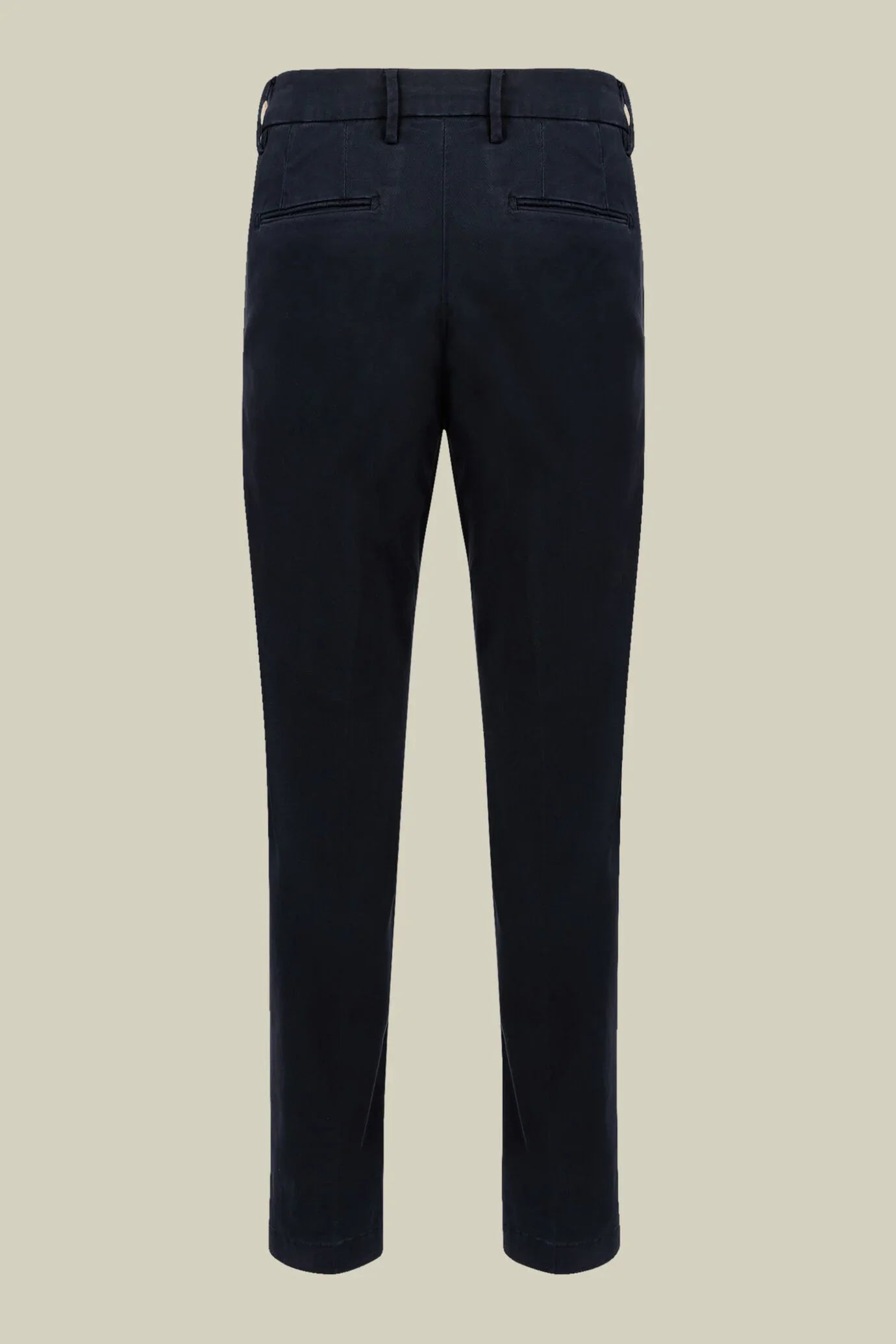 Men's classic twill chinos in a perfect fit