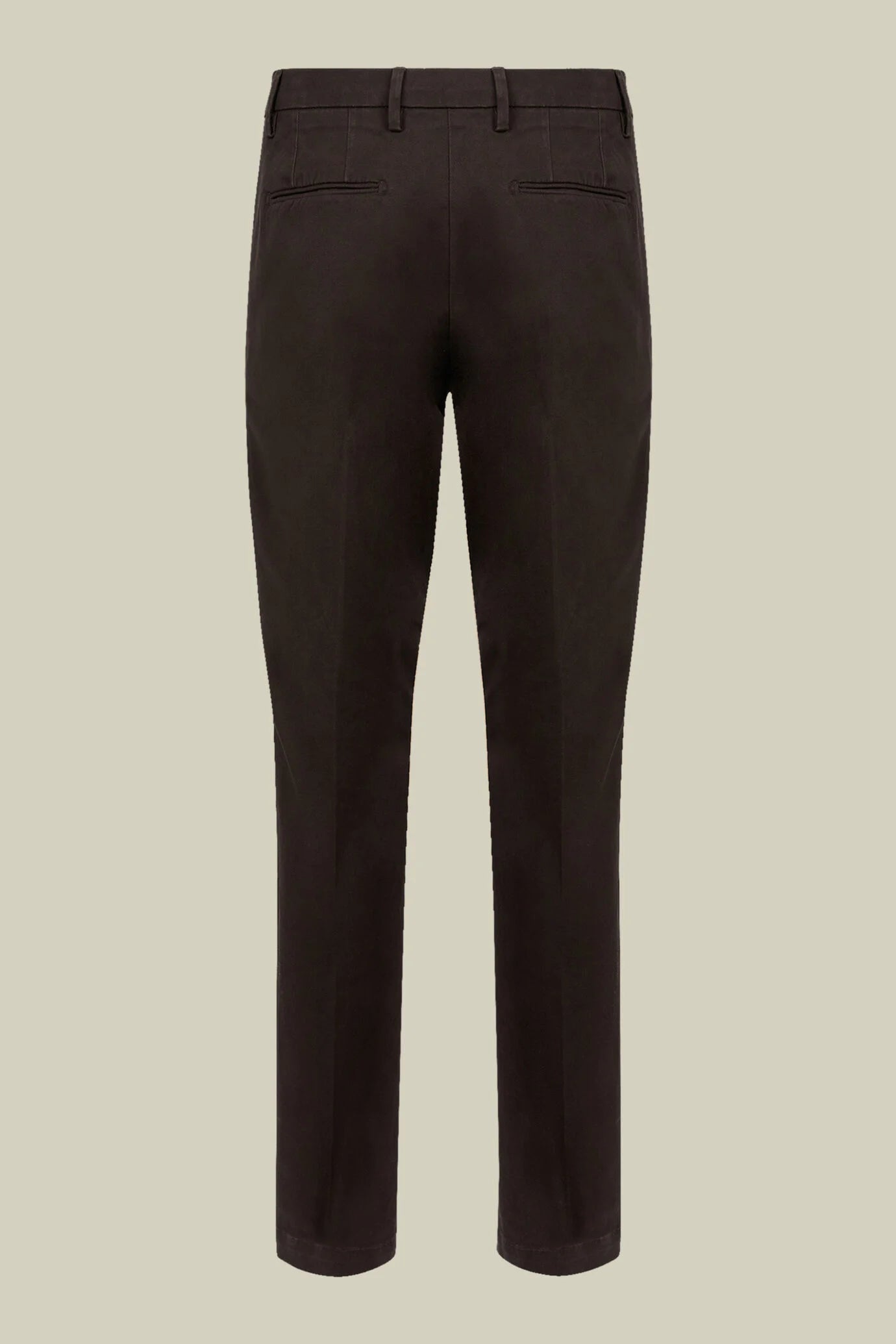 Men's classic twill chinos in a perfect fit