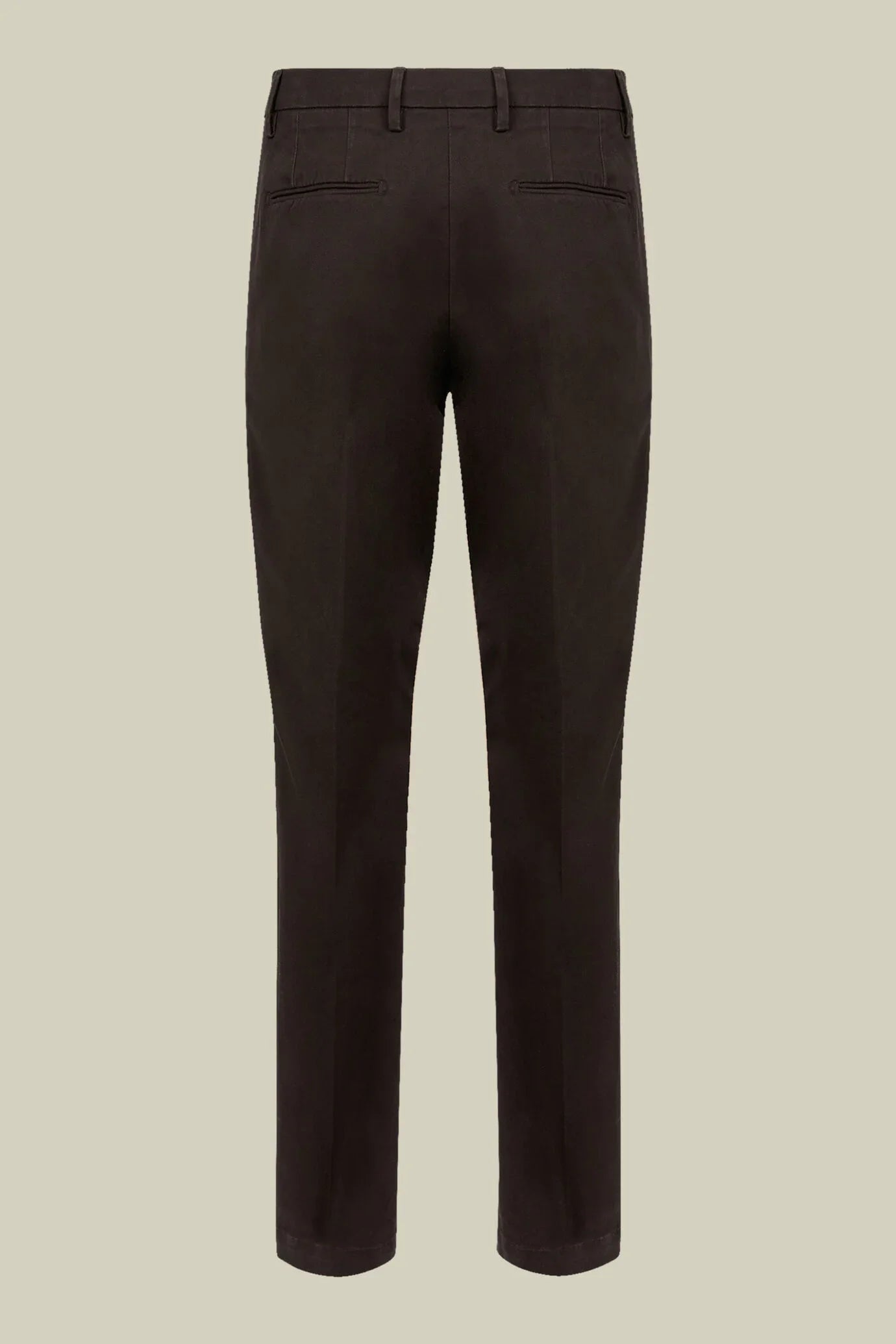 Men's classic twill chinos in a perfect fit