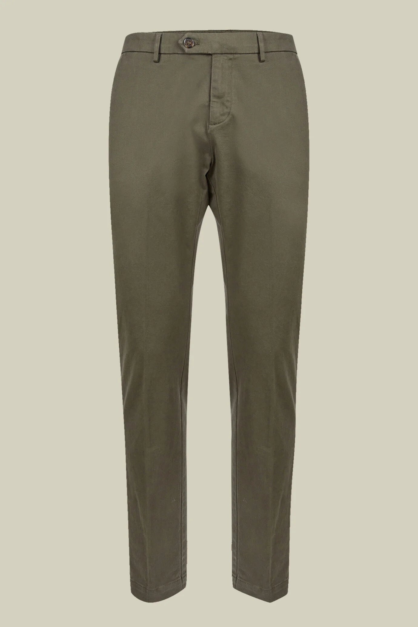 Men's classic twill chinos in a perfect fit