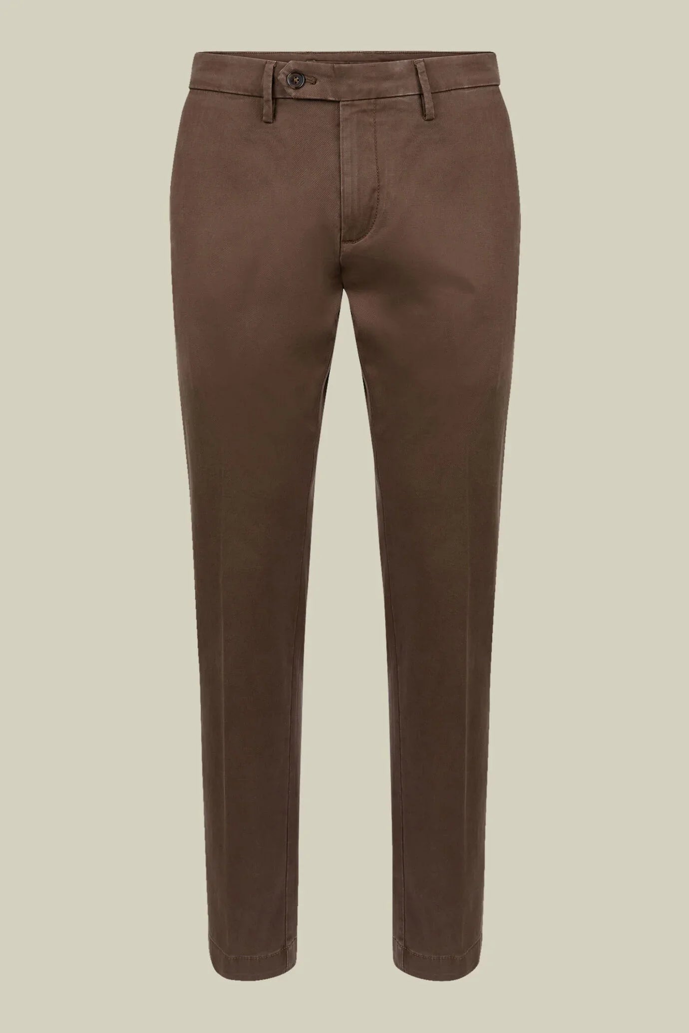Men's classic twill chinos in a perfect fit