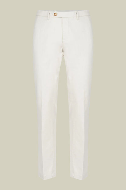Men's classic twill chinos in a perfect fit