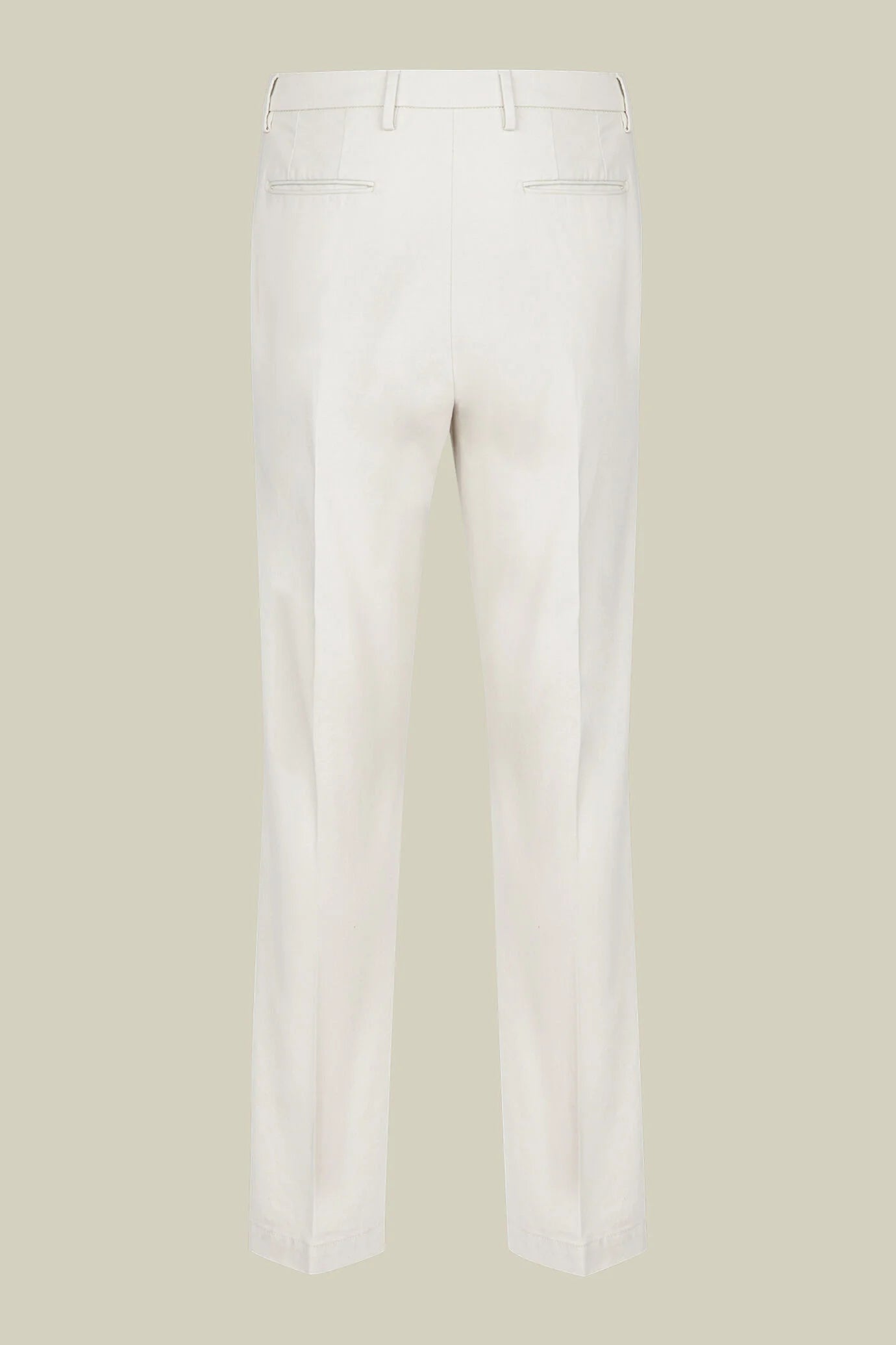 Men's classic twill chinos in a perfect fit