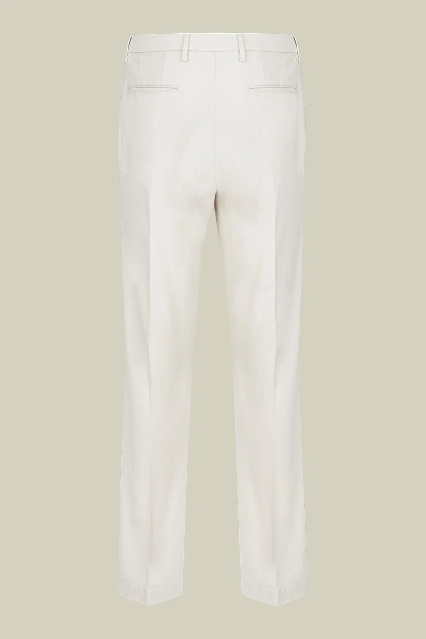 Men's classic twill chinos in a perfect fit