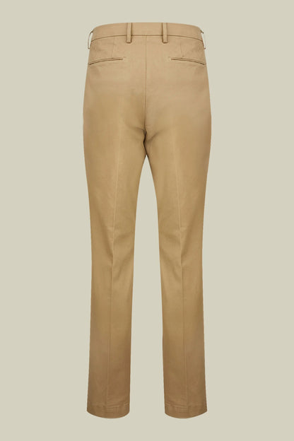 Men's classic twill chinos in a perfect fit