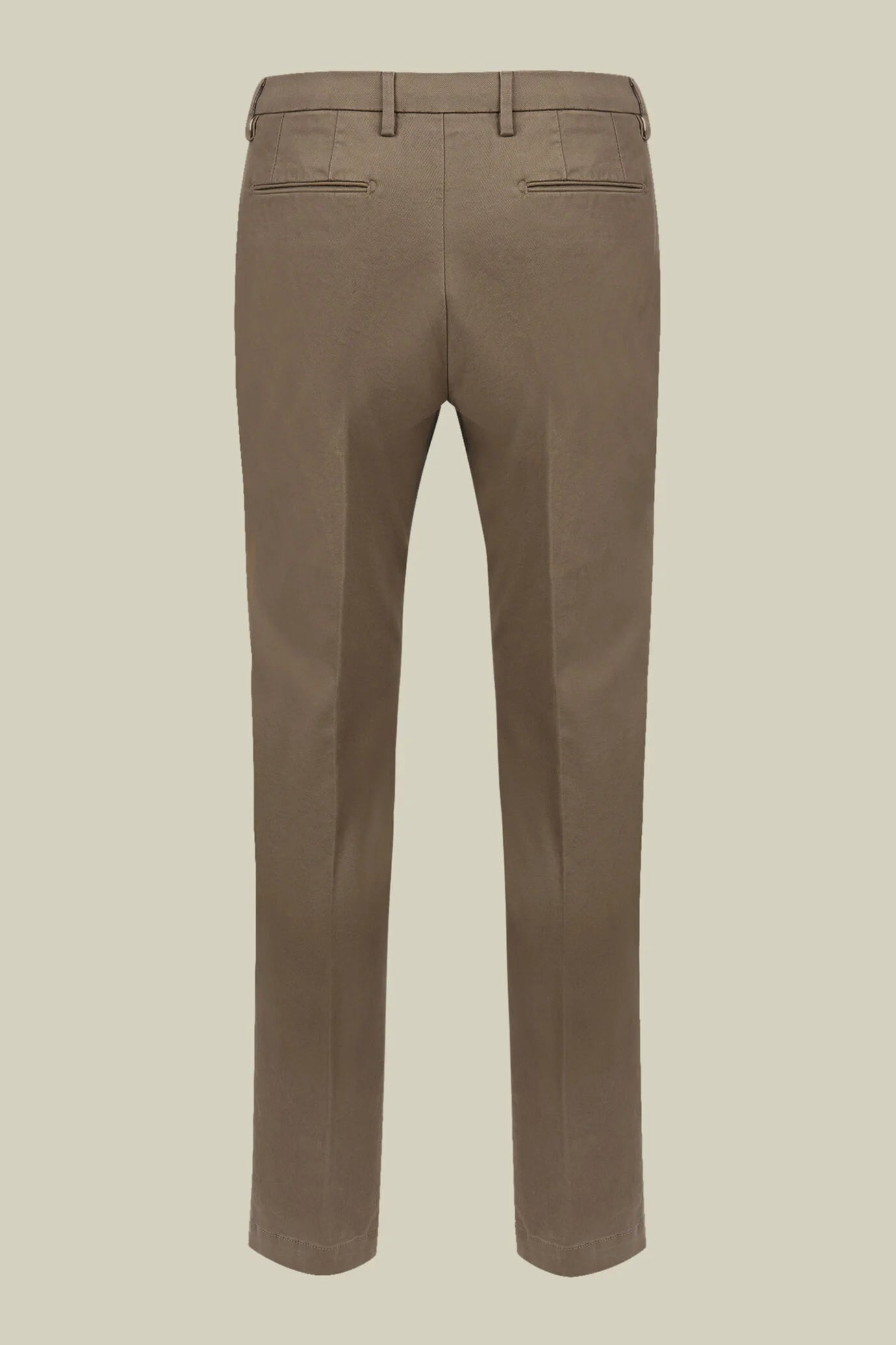 Men's classic twill chinos in a perfect fit