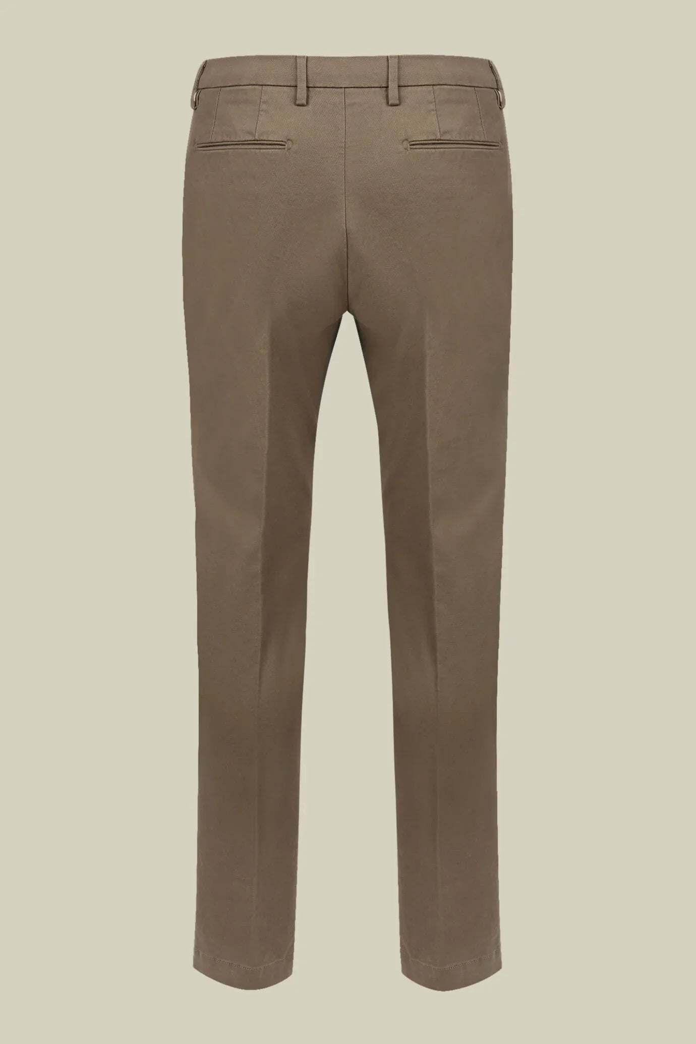 Men's classic twill chinos in a perfect fit