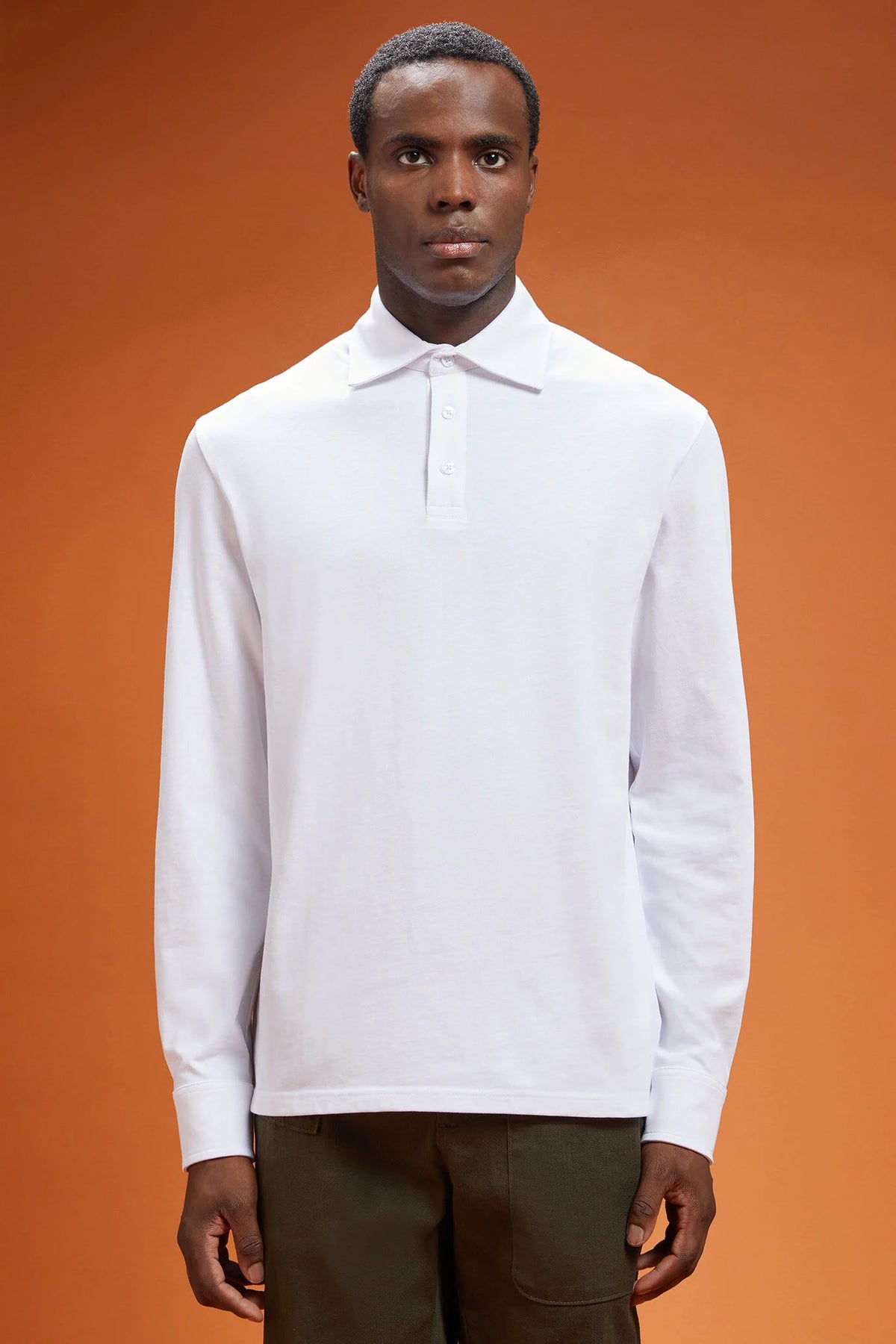Men's long-sleeved 100% cotton polo shirt with a classic collar in a regular fit