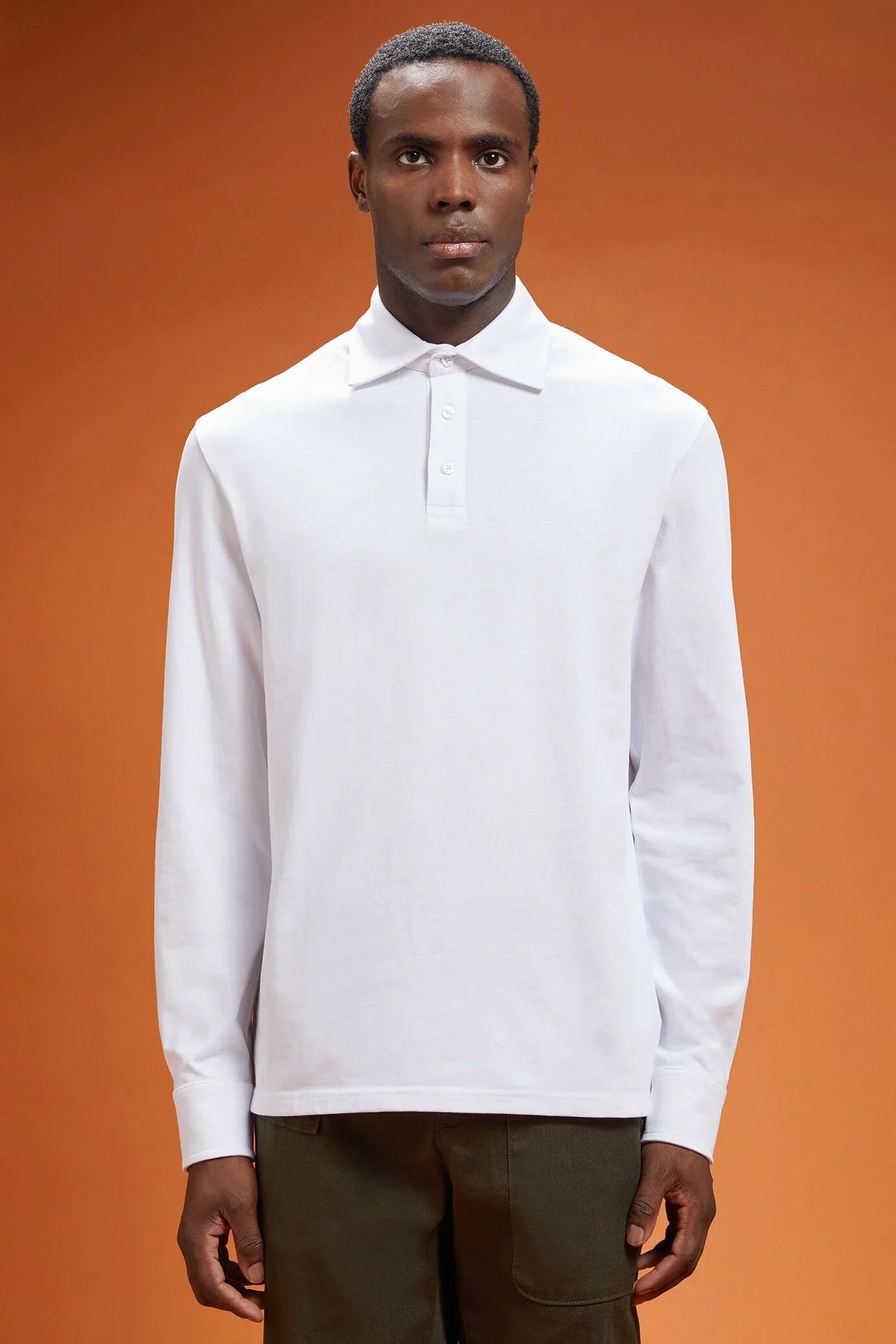 Men's long-sleeved 100% cotton polo shirt with a classic collar in a regular fit
